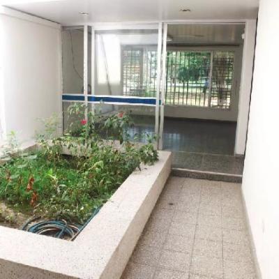 ALQUILER DE CASA DE 2 PISOS EN LOS SAUCES - SANTA VICTORIA